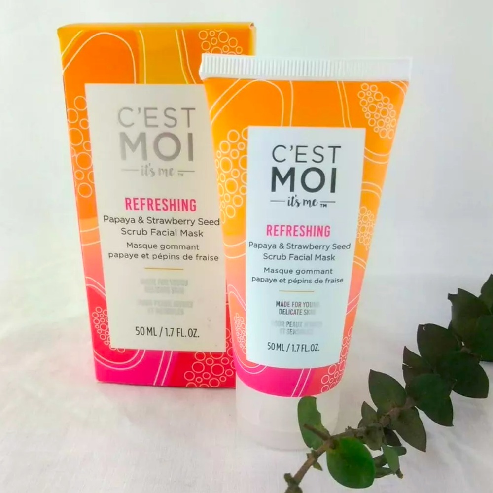 C’EST MOI —it’s me— Papaya & Strawberry Seed Scrub Facial Mask NEW